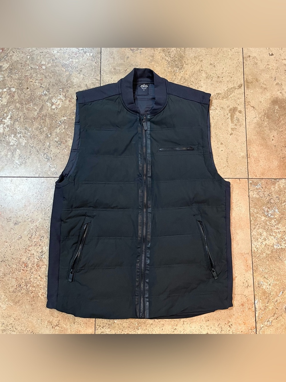 Alo Yoga Men’s Full Zip Quilted Black Bomber Vest Outerwear Medium
